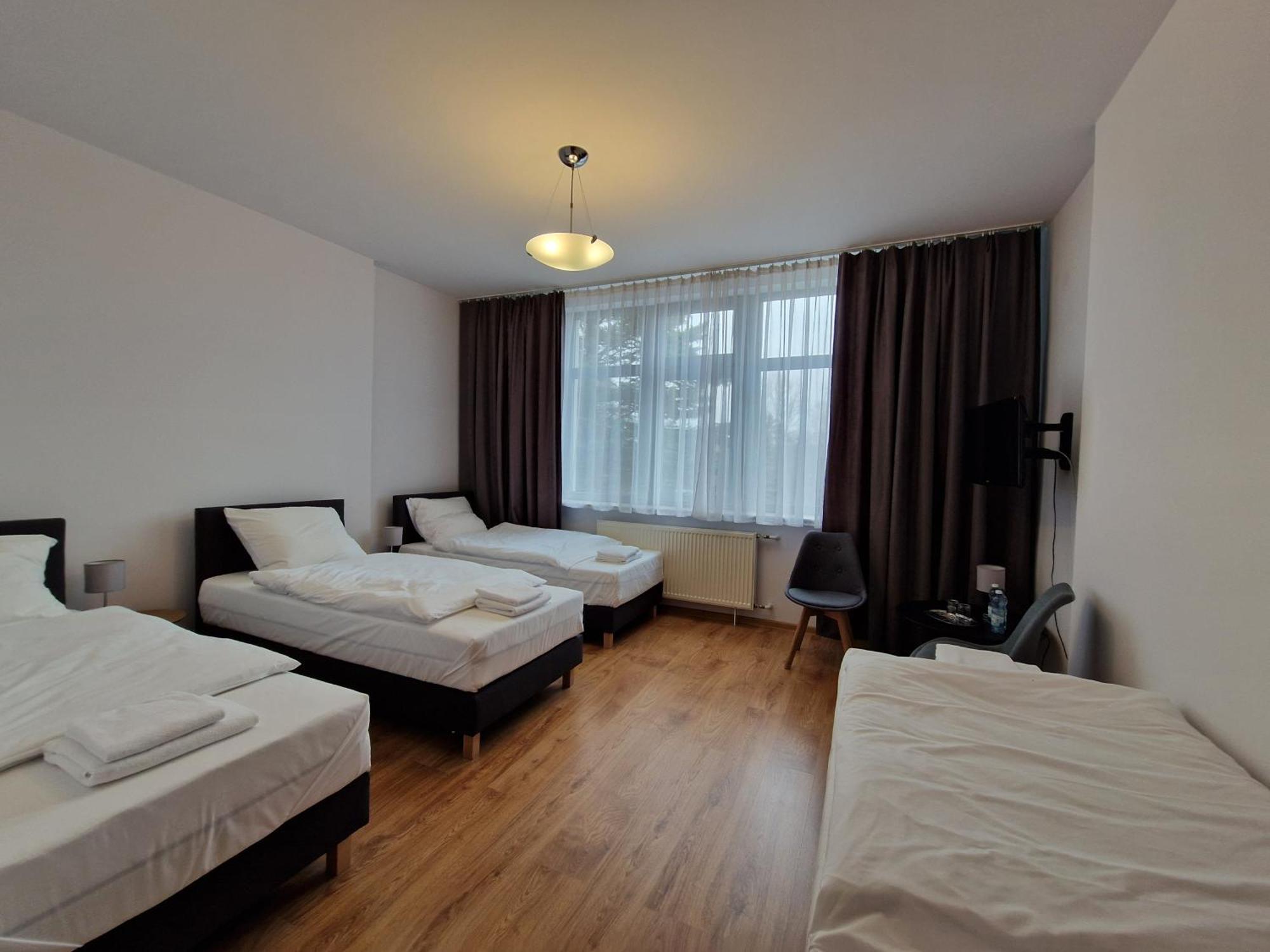Hotel Tor Kielce Cminsk Exterior foto